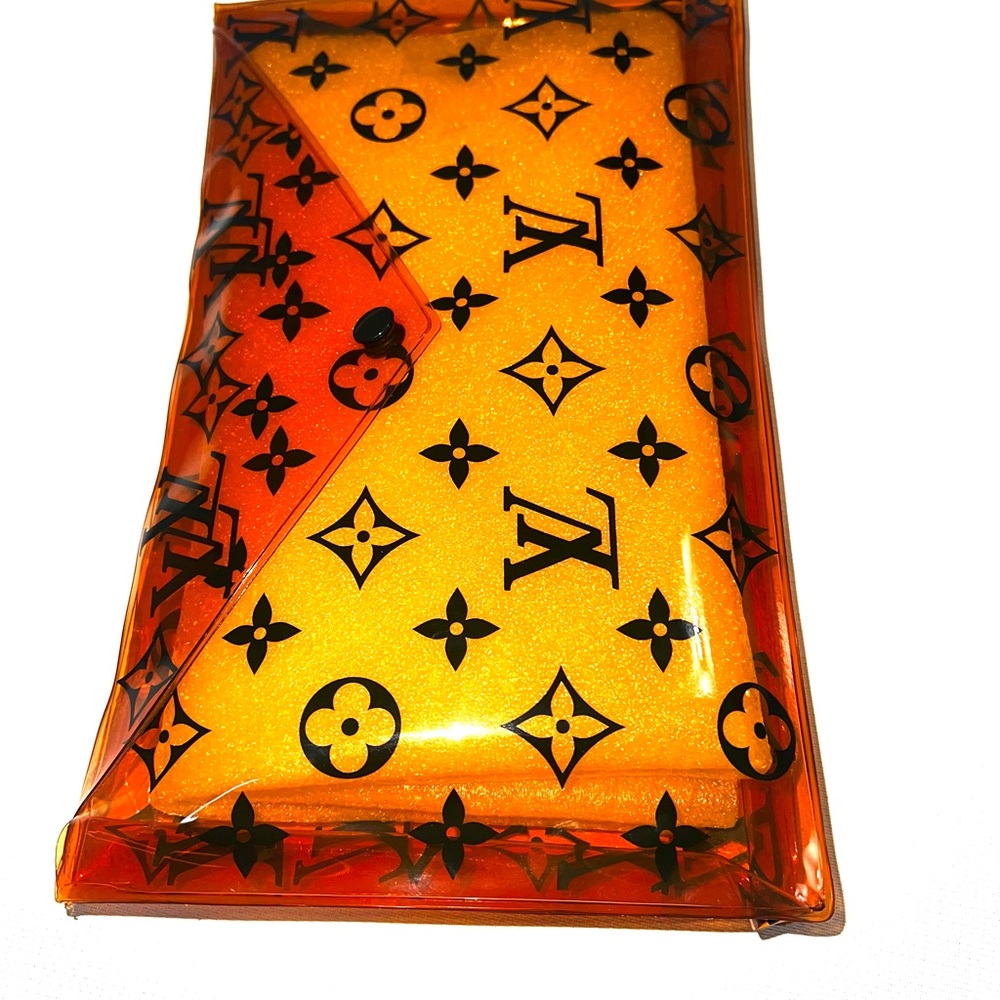 Louis Vuitton PVC Monogram Printed Envelope Pouch in orange transparent plastic - Picture 4 of 16